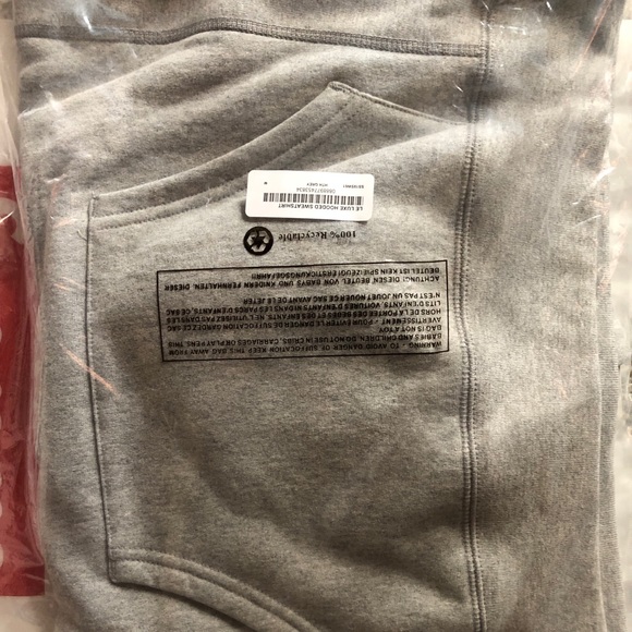 Le Luxe Supreme Hoodie SS ‘19 - Picture 3 of 5
